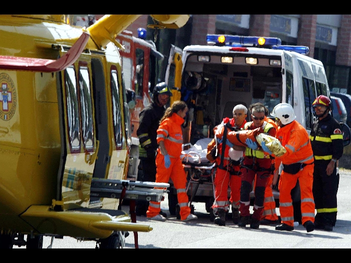 Accoltellata da ex compagno con nove fendenti: grave donna 55enne