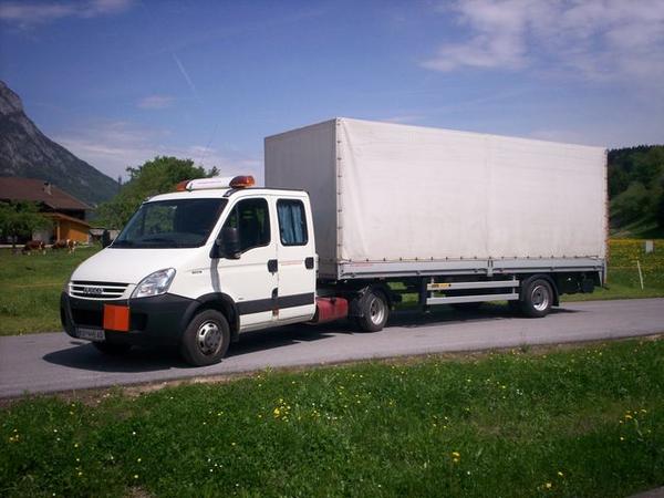 Forti raffiche di vento in Liguria, in autostrada scattano i divieti