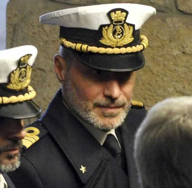 Faccia a faccia tra Schettino e De Falco: 