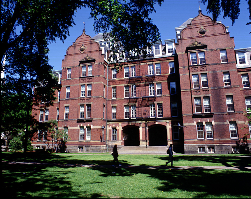 Harvard, allarme bomba in università: evacuati quattro edifici