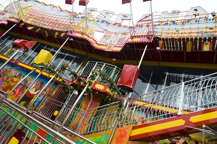 Nove anni, fuggono da scuola per luna park e shopping 