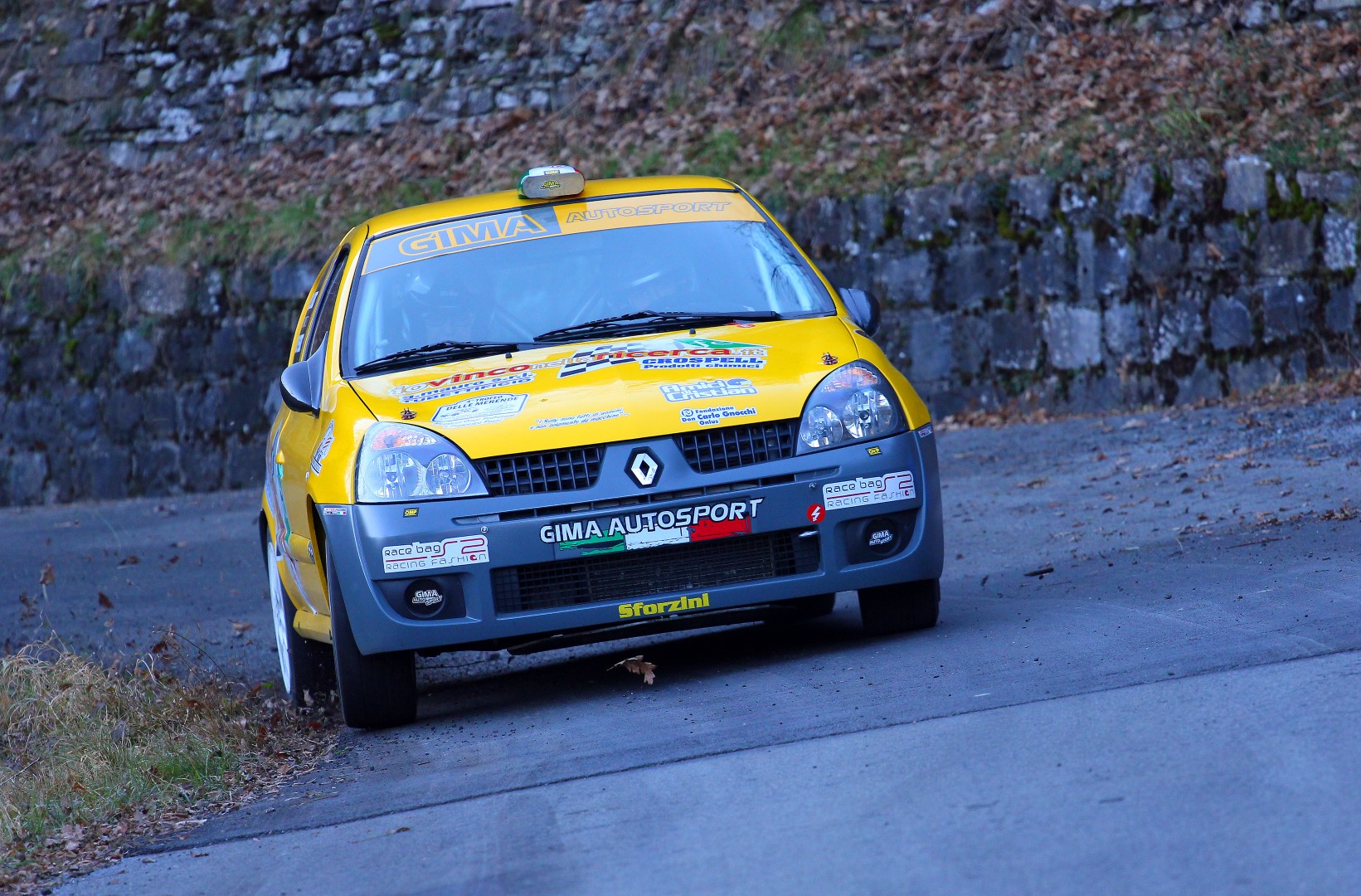 Lanterna Corse sforna una serie di copiloti rally al..femminile