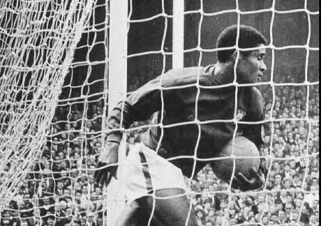 Il mondo del calcio piange Eusebio, la 