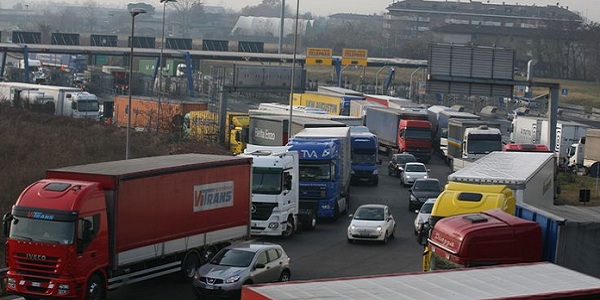 Pedaggi autostradali, i tir minacciano blocchi nei prossimi giorni