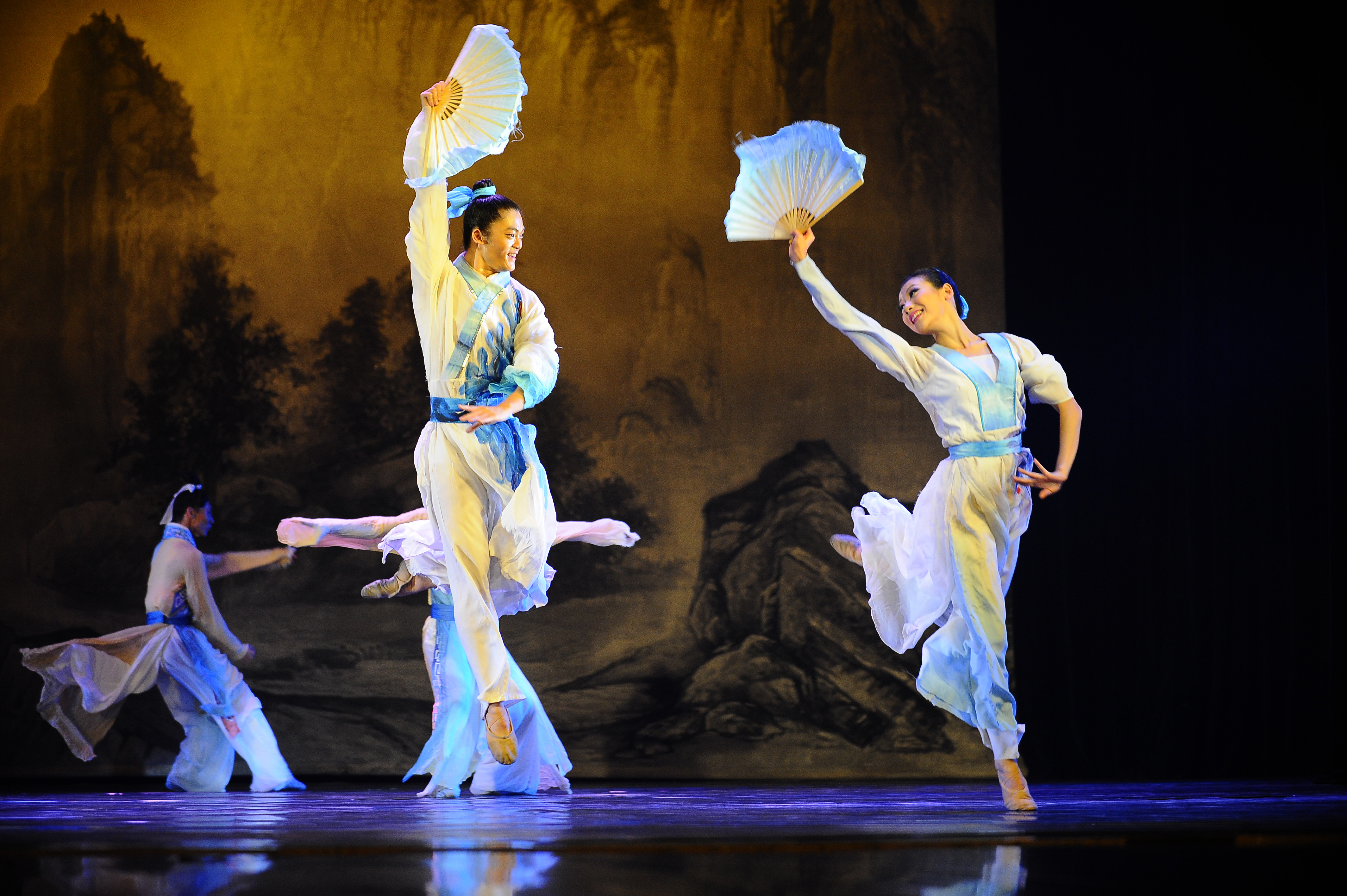 La Compagnia Accademica di Danza di Pechino in scena domani al Carlo Felice di Genova