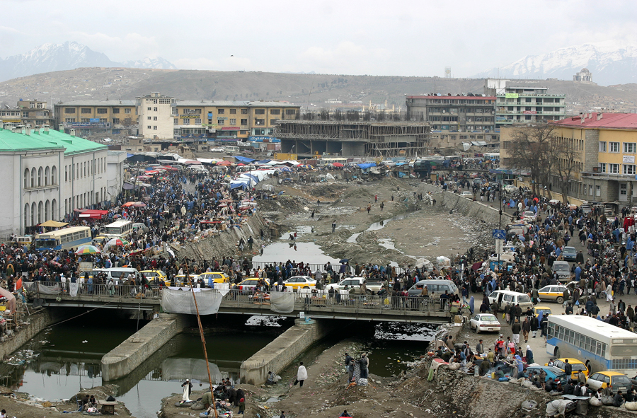 Attacco kamikaze a Kabul almeno 16 morti vicino all'ambasciata norvegese