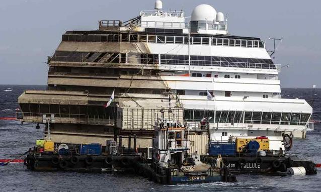 Concordia, oggi prima perizia al Giglio: a bordo giudici e periti