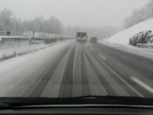 Neve, primi fiocchi nella notte. Allerta 1 dalle 12 di oggi