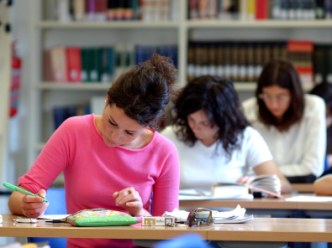 Maturità 2014: greco al Classico, matematica allo Scientifico, lingua straniera al Linguistico