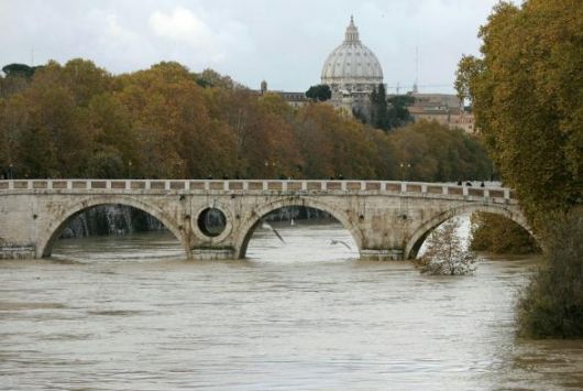 Dopo la piena controllata il Tevere fa meno paura