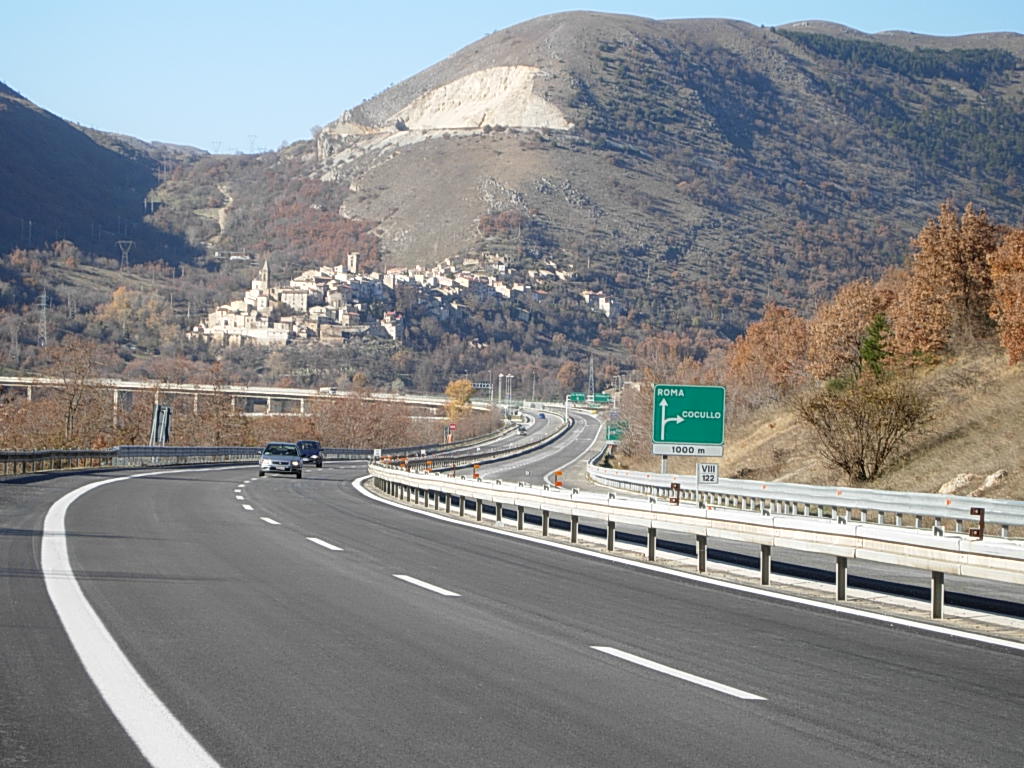 Frana in autostrada ad Arenzano, disagi in A10 con traffico rallentato 