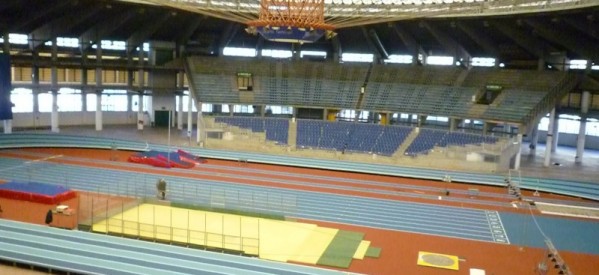 Pista indoor del Palasport, l'atletica leggera fa il pieno