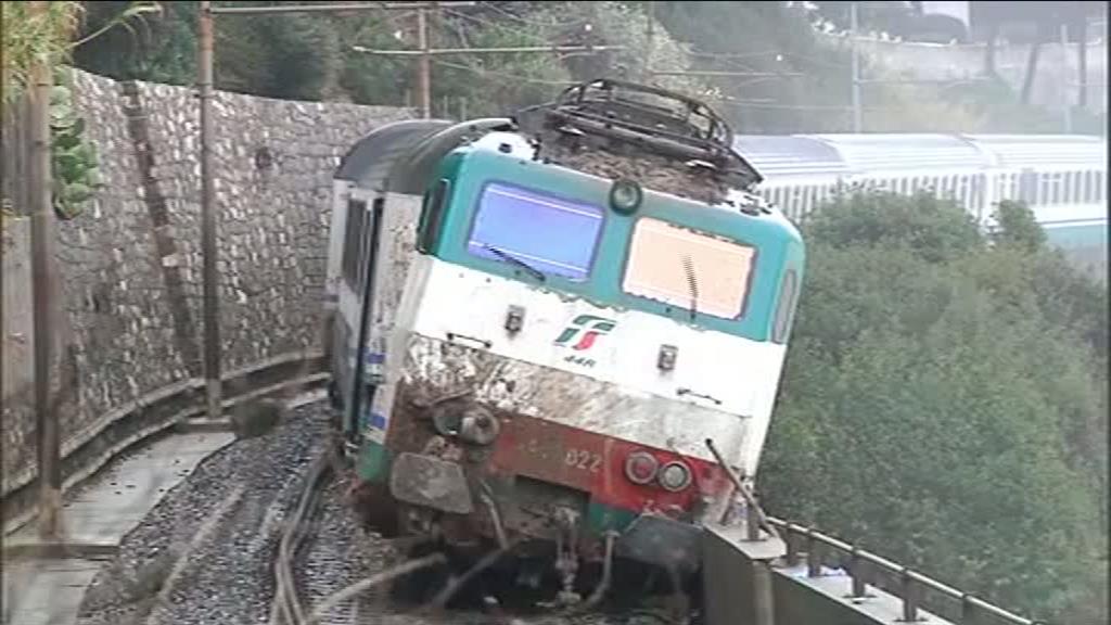 Frana Andora, da domani nuovi orari per treni e bus sostitutivi