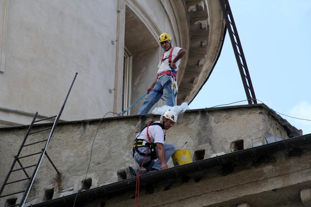 Ossa ritrovate al Duomo, inchiesta su distruzione di cadavere