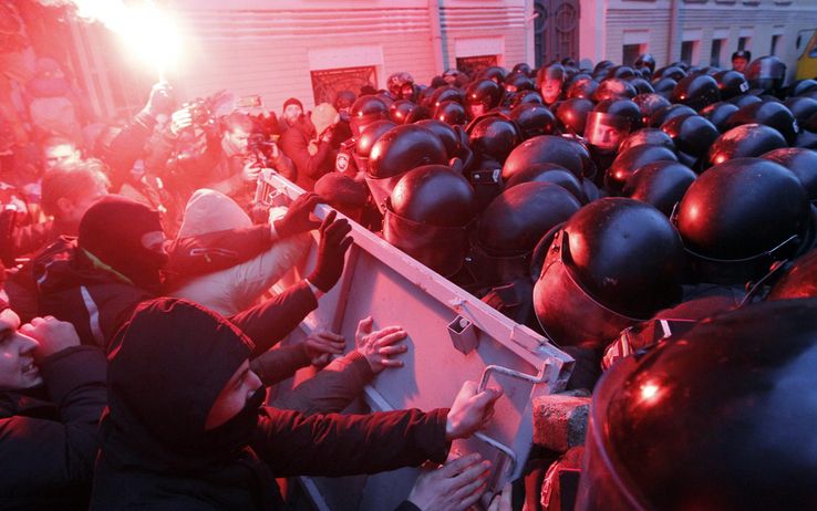 Kiev, scontri tra manifestanti europeisti e Polizia: nove morti