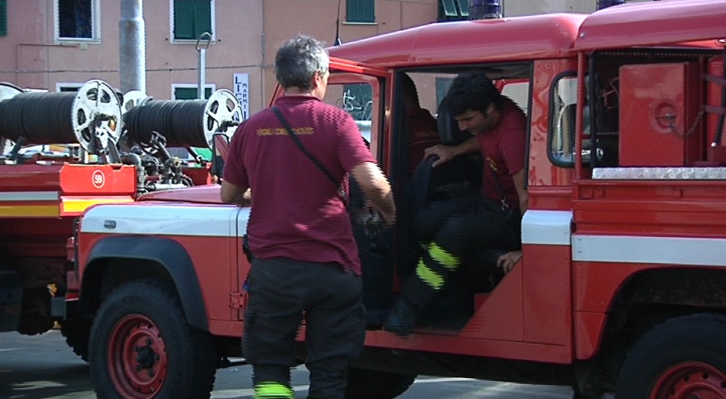 Paura a Santo Stefano Magra, evacuato un palazzo per un rogo