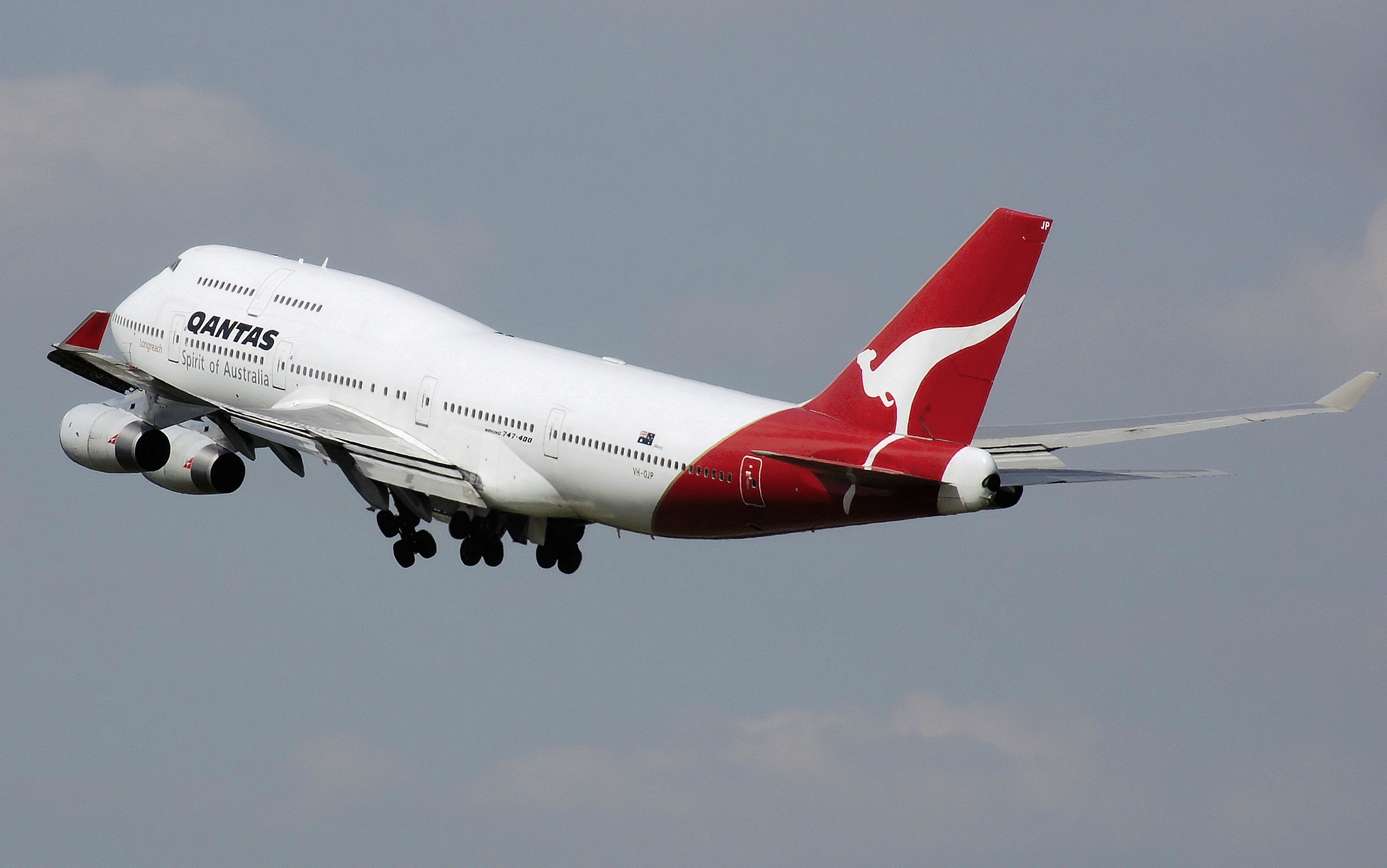 Qantas lascia a terra un sesto dei lavoratori e 50 aerei