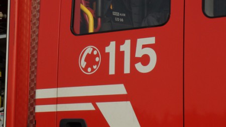 Auto in fiamme nella notte a Savona, indagini in corso