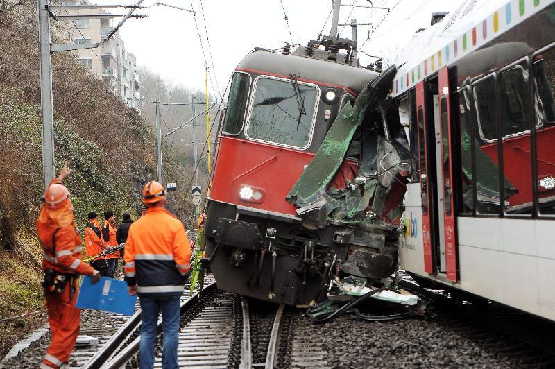 Incidente ferroviario in Calabria: scontro fra due treni, gravemente ferite due donne