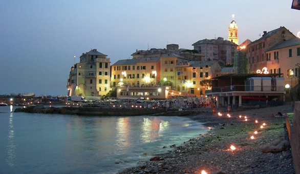 Crolla ponteggio a Bogliasco, strada interrotta ma nessun ferito