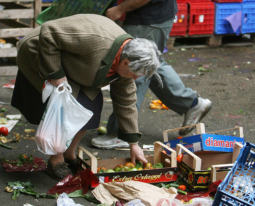 Parte la campagna contro la poverà 