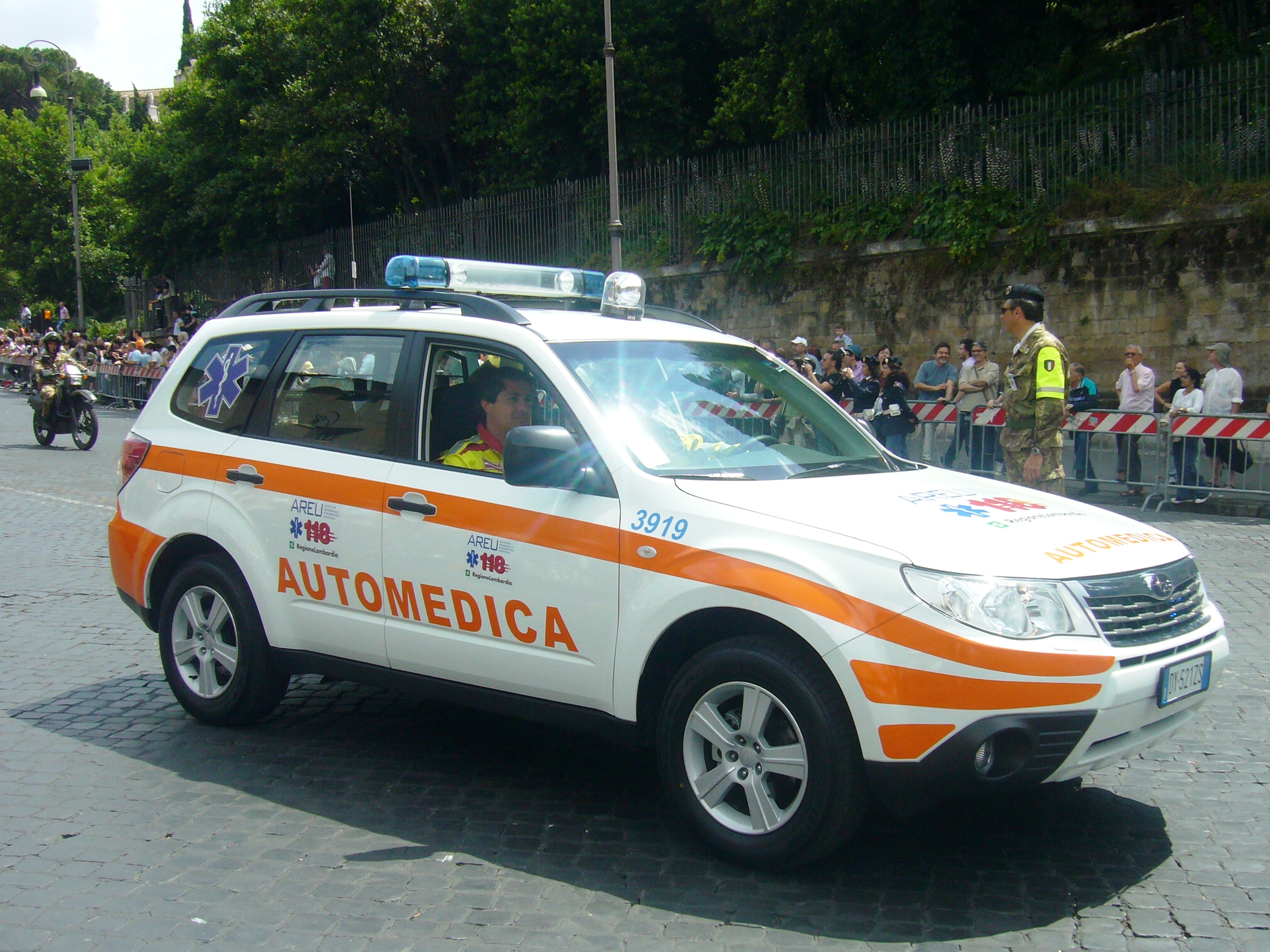 Motociclista  illeso dopo incidente in autostrada 