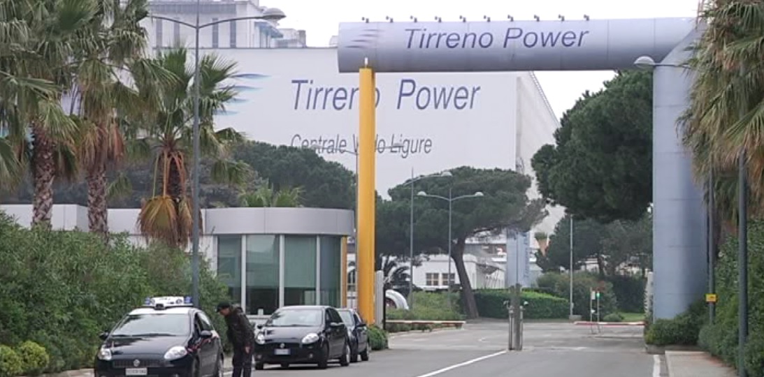 Tirreno Power, avvocati dell'azienda a palazzo di giustizia a Savona