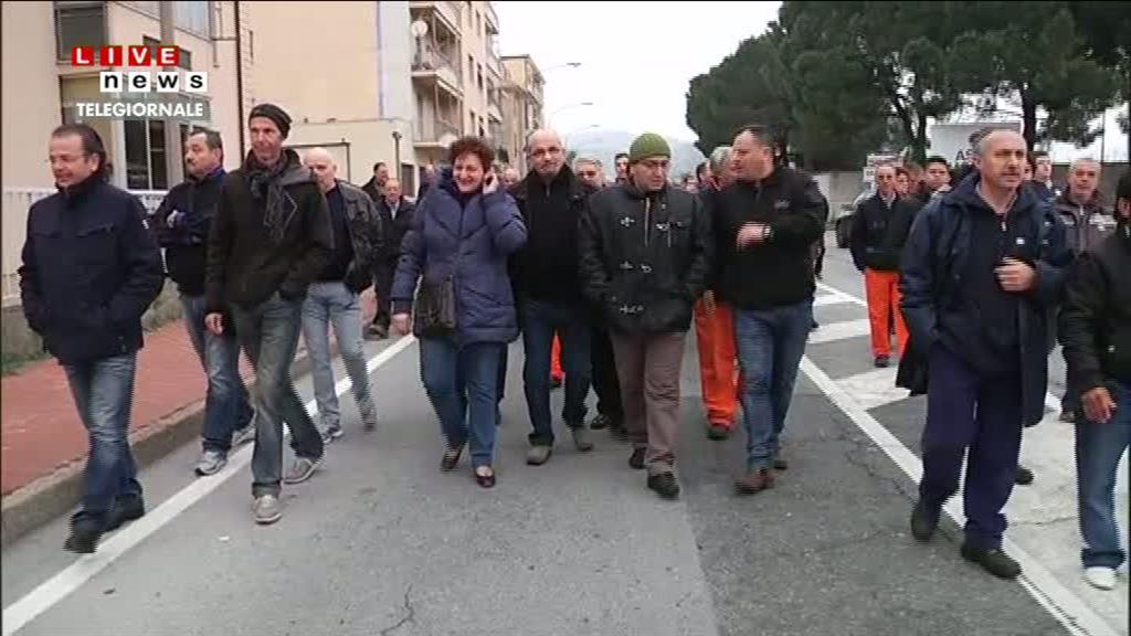 Tirreno Power, due cortei dei lavoratori in marcia verso il Comune di Vado