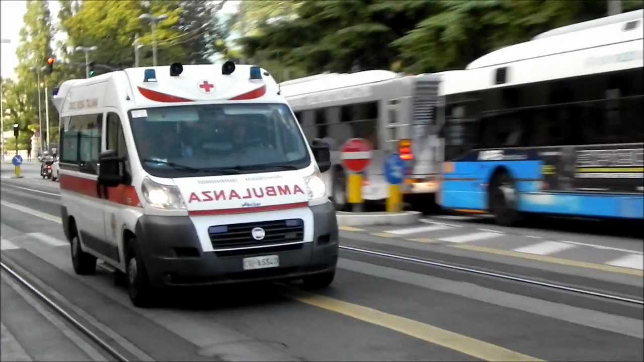 Malore per un ciclista, cade in un fossato e muore: inutili i soccorsi 