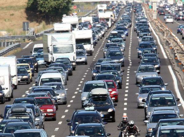 Incidente stradale tra Savona e Finale, coda di 18 chilometri verso la Francia 