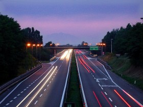 Ubriaco, guida contromano per 15 km. sulla a12