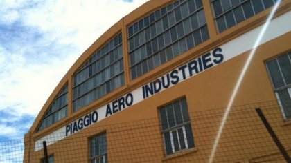 Piaggio Aero, i lavoratori bloccano l'Aurelia a Savona