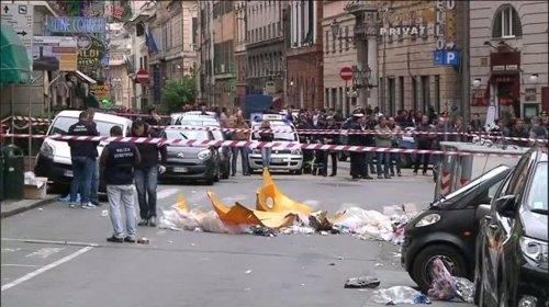 Bomba in via Balbi, le indagini si spostano fuori Genova