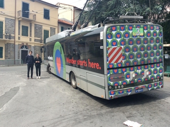 La Spezia si promuove, filobus decorati col marchio turistico della città