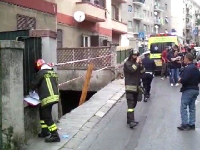 Savona, crolla la soletta di un terrazzino: pensionato muore