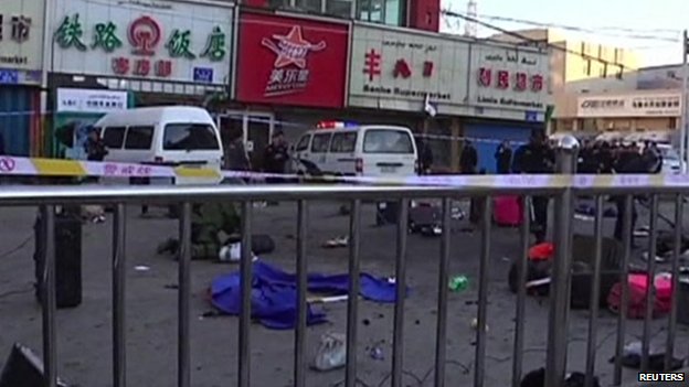 Cina: attentato nella regione musulmana, 31 morti