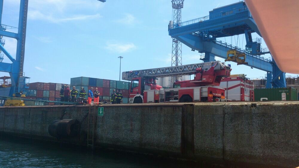 Gli sequestrano la barca: pescatore minaccia il suicidio