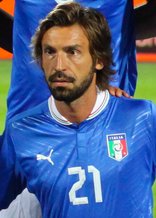 -2 all'esordio mondiale dell'Italia Pirlo: 