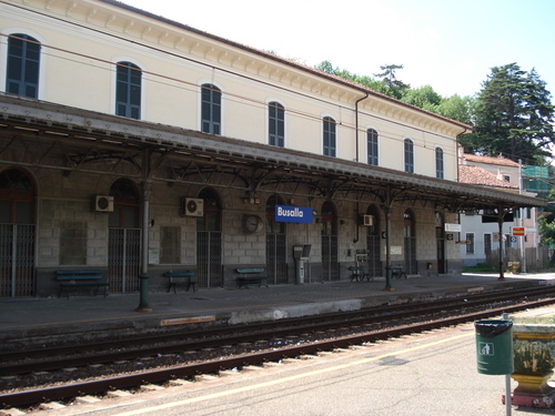 Tragedia alla stazione di Busalla: ragazzo muore folgorato