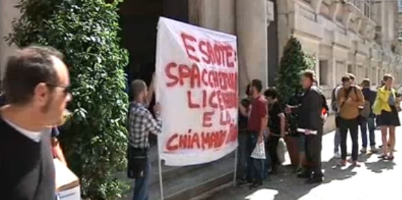 Manifestazione dei lavoratori di Esaote, dopo il Comune presidio in Regione 