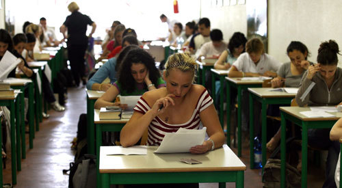 Oggi terza prova scritta dell'esame di maturità, il temuto 'quizzone'