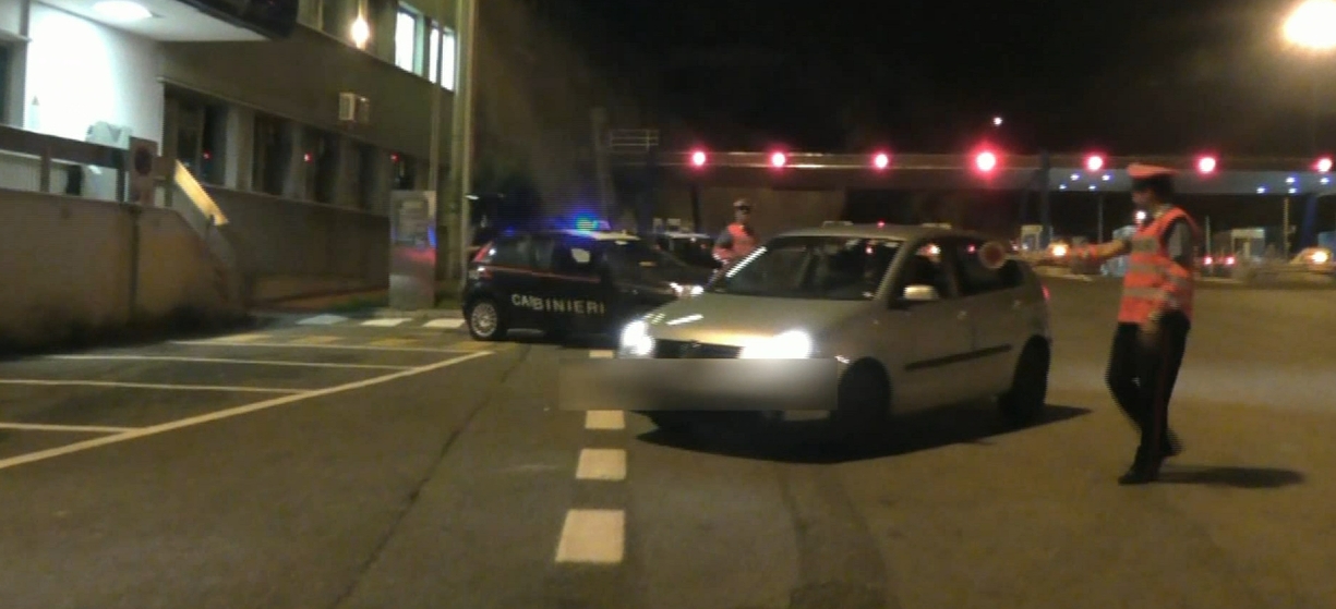 Carabinieri in autostrada contro i 