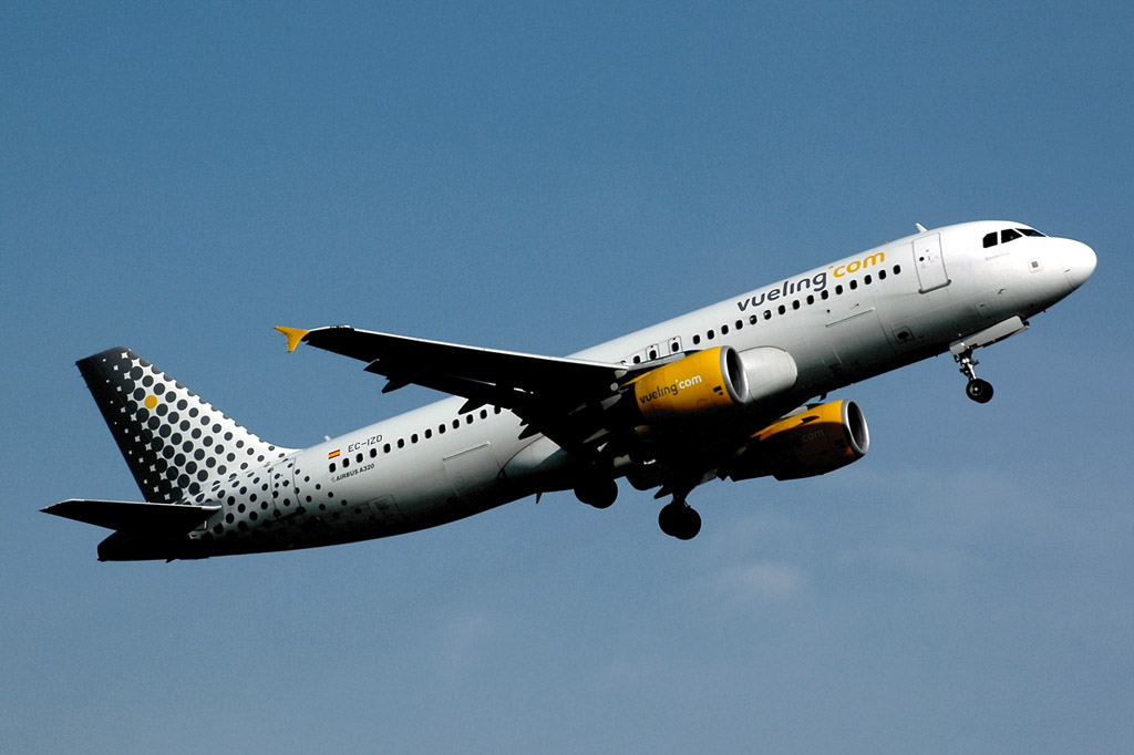 Tre voli giornalieri Genova-Roma da luglio, Vueling investe sul Colombo