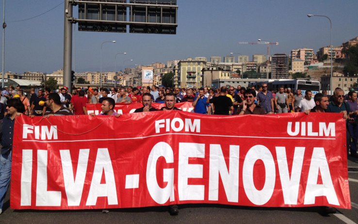 Ilva, continua la protesta: corteo di mezzi pesanti fino alla Prefettura