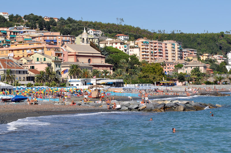 Improvviso malore in acqua, anziana grave all'ospedale di Voltri