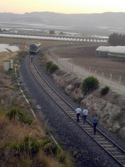 Tre operai travolti e uccisi da treno vicino a Caltanissetta: aperta inchiesta