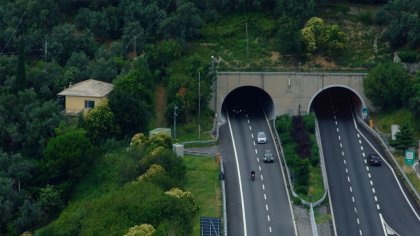 Code in autostrada per un mezzo in avaria