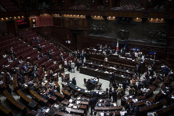 P.a: Camera conferma fiducia con 346 sì, 177 no e 8 astensioni