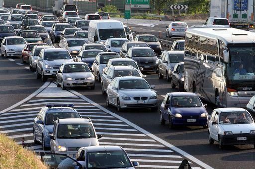 Giornata da bollino rosso sulle autostrade, Genova invasa dai turisti