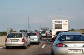 Un camion si ribalta sulla A7, nessun ferito ma autostrada chiusa